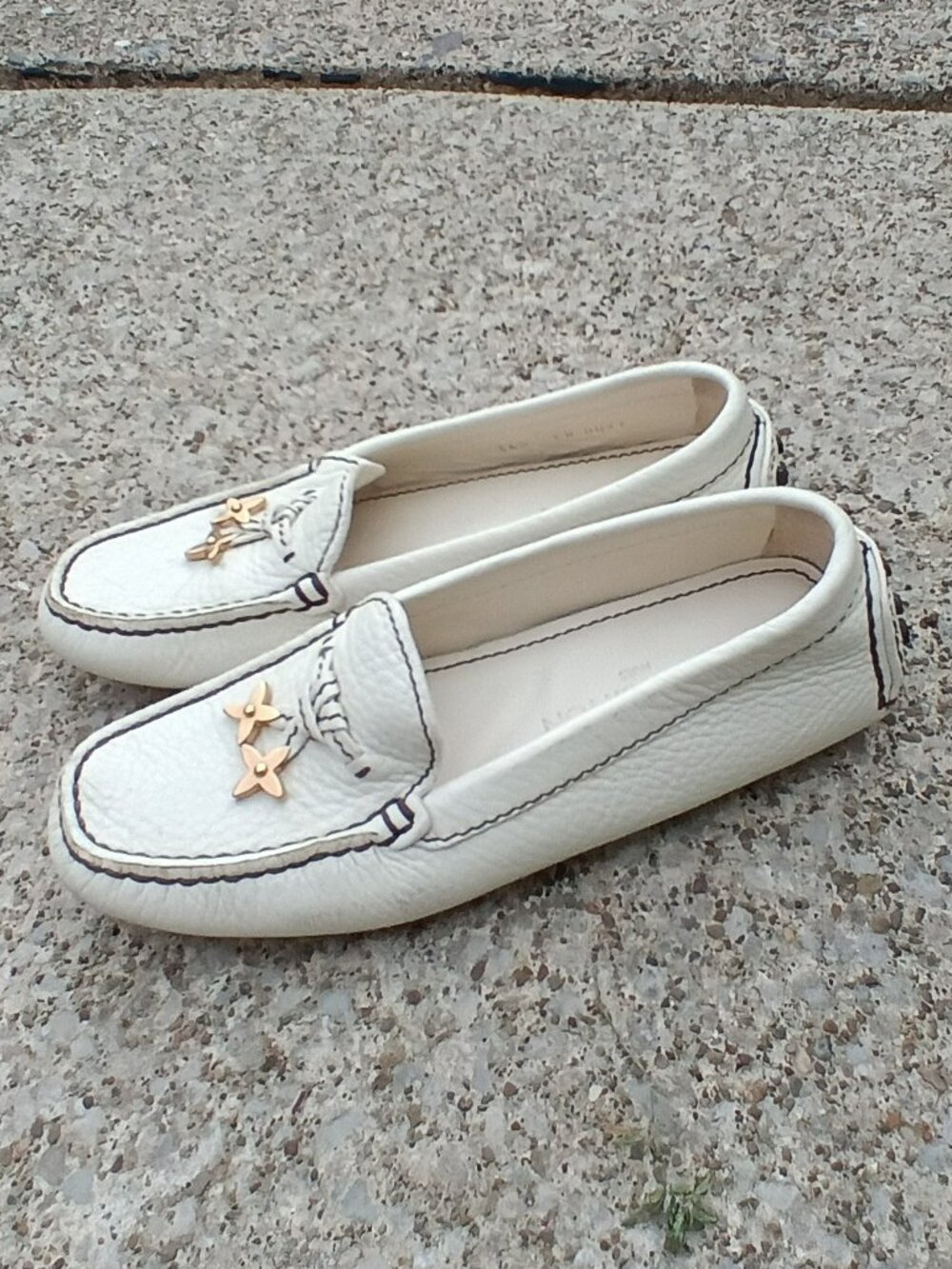 LOUIS VUITTON Leather Whipstitch Trim Driving Moccasins Sz. 36.5